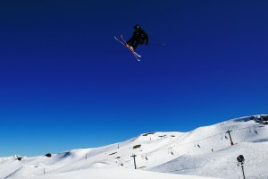 Jossi Wells Tops His Qualifying Heat at FIS Freestyle Skiing World Cup Slopestyle