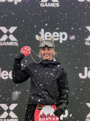 Zoi Sadowski-Synnott takes Snowboard Slopestyle Silver | Luca Harrington takes Free Ski Big Air Silver at X Games, Aspen